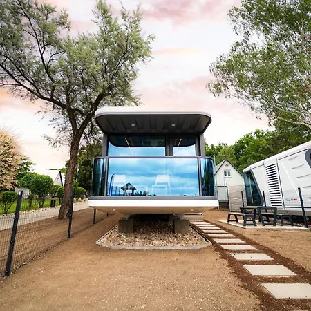 Kemping Kapsulove Aqua Maria Velejte