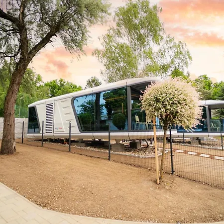 Kapsulove Aqua Maria Kemping